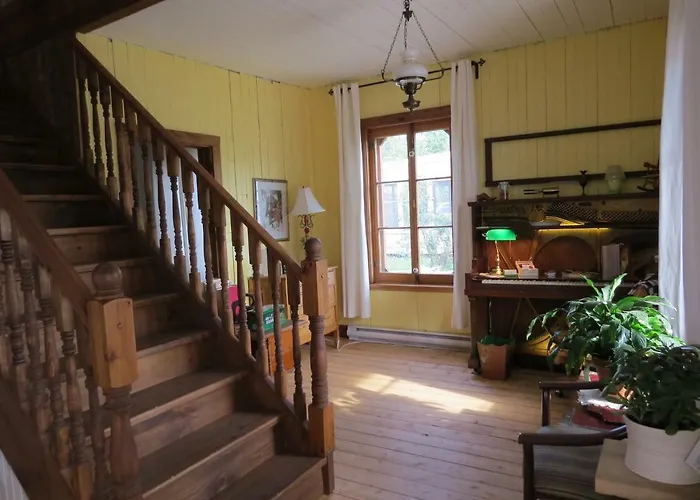 La Vieille Maison Rouge